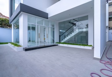 3 Bedroom Villa For Sale - Bassac Garden City, Tonle Bassac, Phnom Penh thumbnail