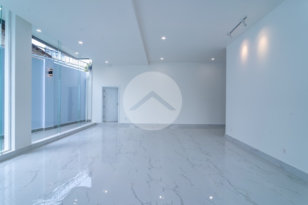 3 Bedroom Villa For Sale - Bassac Garden City, Tonle Bassac, Phnom Penh - Image 6 3 Bedroom Villa For Sale - Bassac Garden City, Tonle Bassac, Phnom Penh - Image 6