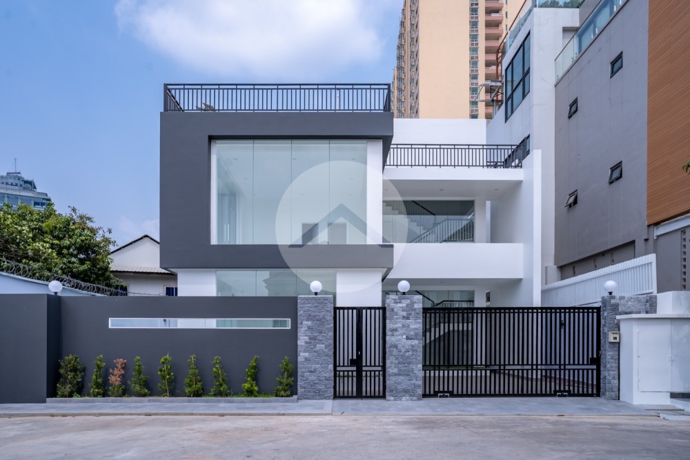 3 Bedroom Villa For Sale - Bassac Garden City, Tonle Bassac, Phnom Penh 3 Bedroom Villa For Sale - Bassac Garden City, Tonle Bassac, Phnom Penh