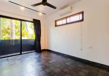 Brand New 3 Bedroom Villa For Sale - Svay Dangkum, Siem Reap thumbnail