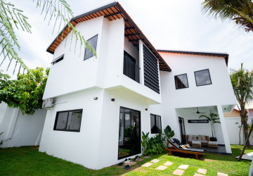 Brand New 3 Bedroom Villa For Sale - Svay Dangkum, Siem Reap thumbnail