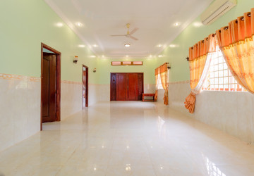 6 Bedroom Villa For Rent - Sala Kamreuk, Siem Reap thumbnail