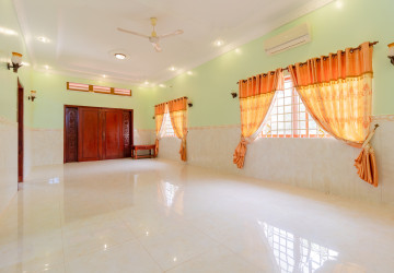 6 Bedroom Villa For Rent - Sala Kamreuk, Siem Reap thumbnail