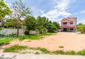 6 Bedroom Villa For Rent - Sala Kamreuk, Siem Reap thumbnail