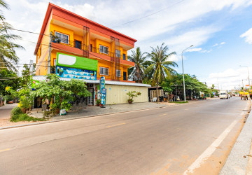 4 Bedroom Shophouse For Rent - Slor Kram, Siem Reap thumbnail