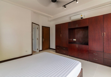 2 Bedroom Serviced Apartment For Rent - Tonle Bassac, Phnom Penh thumbnail