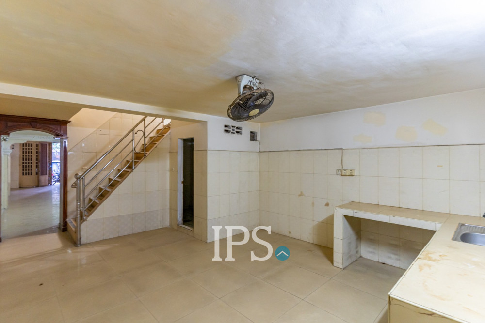 3 Storey Shophouse For Rent - Beoung Raing, Phnom Penh - Image 12
