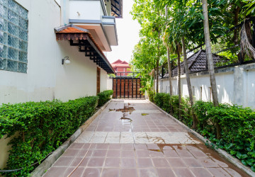 4 Bedroom Villa For Rent - Slor Kram, Siem Reap thumbnail