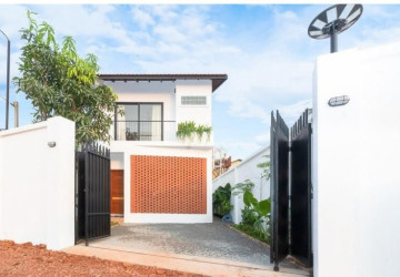 3 Bedroom Villa For Sale - Svay Dangkum, Siem Reap thumbnail