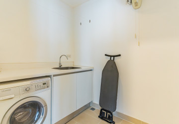 3 Bedroom Serviced Apartment For Rent - Chroy Changvar, Phnom Penh thumbnail