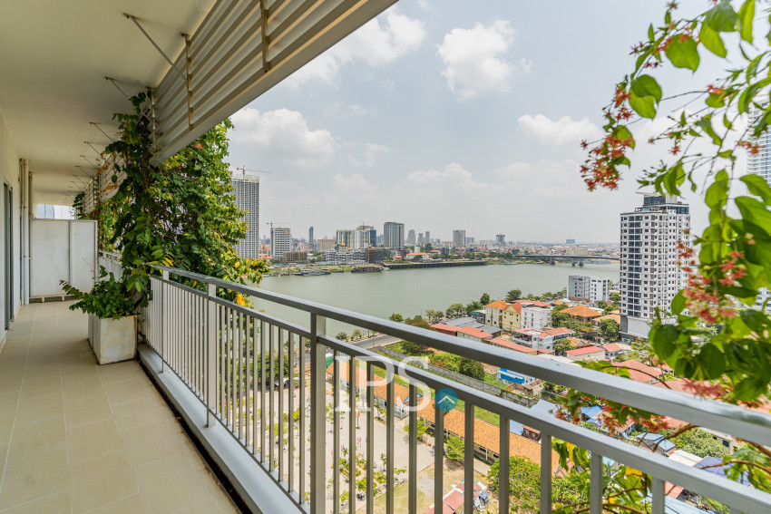 3 Bedroom Serviced Apartment For Rent - Chroy Changvar, Phnom Penh
