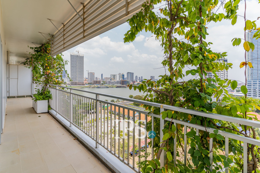 4 Bedroom Serviced Apartment For Rent - Chroy Changvar, Phnom Penh