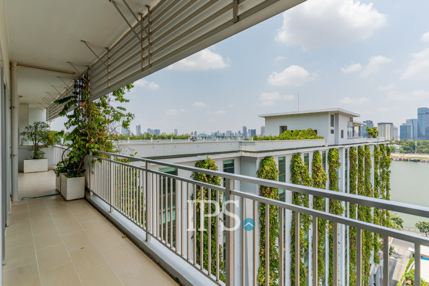 3 Bedroom Serviced Apartment For Rent - Chroy Changvar, Phnom Penh