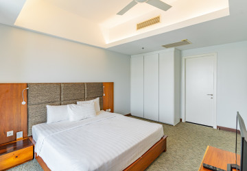 3 Bedroom Serviced Apartment For Rent - Chroy Changvar, Phnom Penh thumbnail