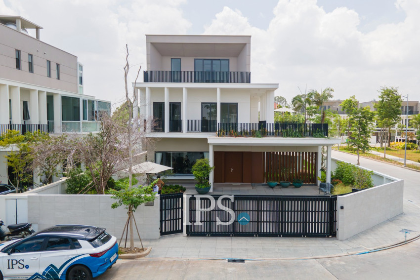 5 Bedroom Luxury Villa For Sale - Borey Chankiri, Preaek Kampues, Phnnom Penh