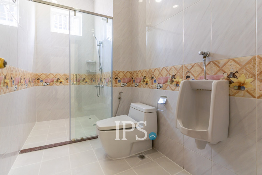 4 Bedroom Serviced Apartment For Rent - BKK1, Phnom Penh