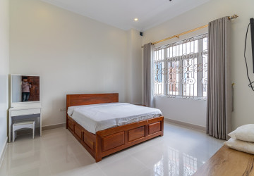 4 Bedroom Serviced Apartment For Rent - BKK1, Phnom Penh thumbnail