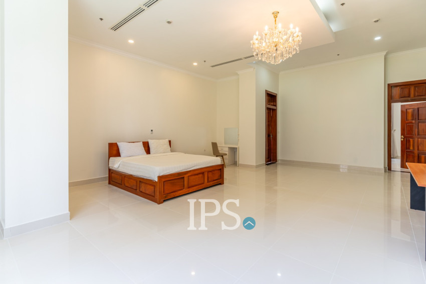 4 Bedroom Serviced Apartment For Rent - BKK1, Phnom Penh