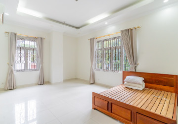 8 Bedroom Serviced Apartment For Rent - BKK1, Phnom Penh thumbnail