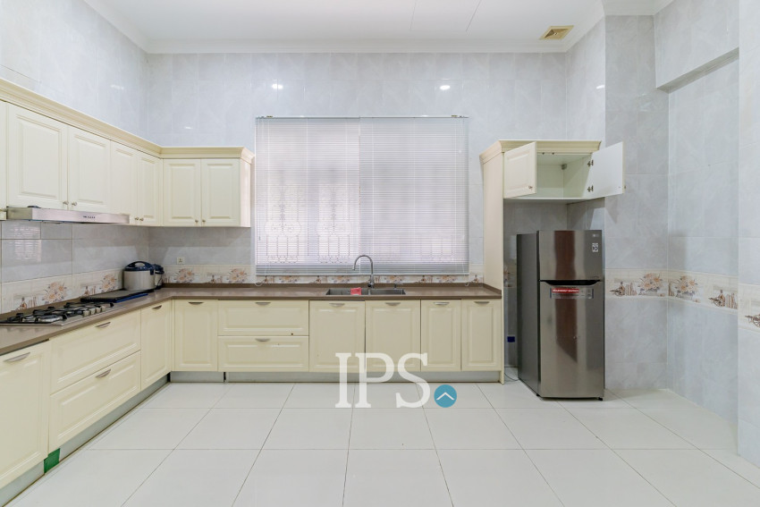 8 Bedroom Serviced Apartment For Rent - BKK1, Phnom Penh