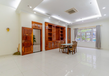 8 Bedroom Serviced Apartment For Rent - BKK1, Phnom Penh thumbnail