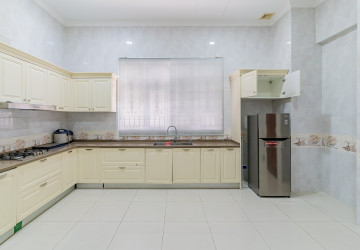 8 Bedroom Serviced Apartment For Rent - BKK1, Phnom Penh thumbnail