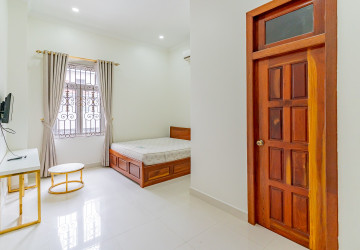 8 Bedroom Serviced Apartment For Rent - BKK1, Phnom Penh thumbnail