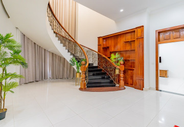 8 Bedroom Serviced Apartment For Rent - BKK1, Phnom Penh thumbnail