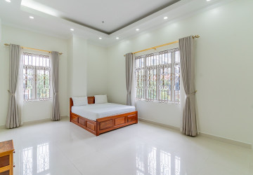 8 Bedroom Serviced Apartment For Rent - BKK1, Phnom Penh thumbnail