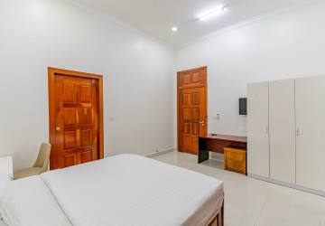 8 Bedroom Serviced Apartment For Rent - BKK1, Phnom Penh thumbnail