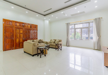8 Bedroom Serviced Apartment For Rent - BKK1, Phnom Penh thumbnail