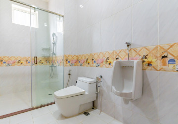 8 Bedroom Serviced Apartment For Rent - BKK1, Phnom Penh thumbnail