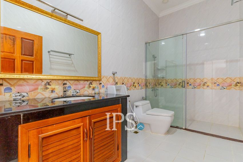 8 Bedroom Serviced Apartment For Rent - BKK1, Phnom Penh