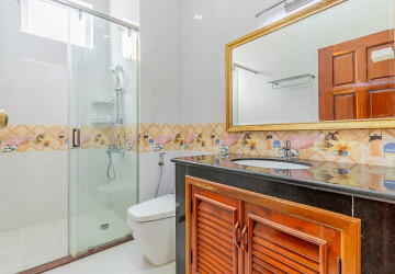 8 Bedroom Serviced Apartment For Rent - BKK1, Phnom Penh thumbnail