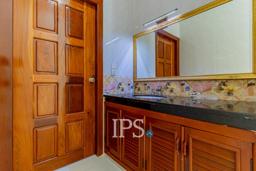 8 Bedroom Serviced Apartment For Rent - BKK1, Phnom Penh