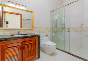 8 Bedroom Serviced Apartment For Rent - BKK1, Phnom Penh thumbnail