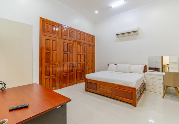 8 Bedroom Serviced Apartment For Rent - BKK1, Phnom Penh thumbnail
