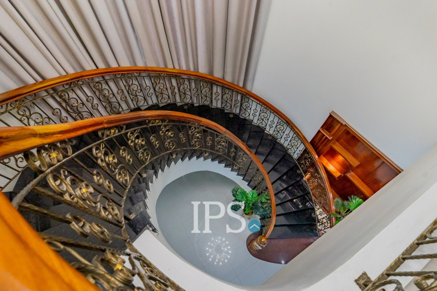 8 Bedroom Serviced Apartment For Rent - BKK1, Phnom Penh