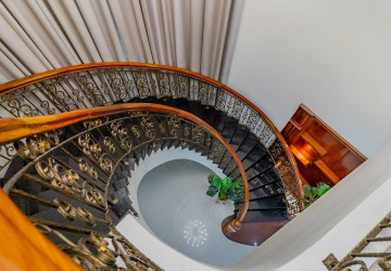 8 Bedroom Serviced Apartment For Rent - BKK1, Phnom Penh thumbnail