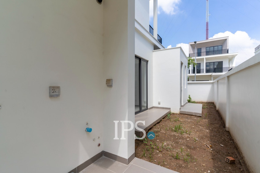 4 Bedroom Villa Odom Corner For Sale - Borey Chankiri, Preaek Kampues, Phnom Penh