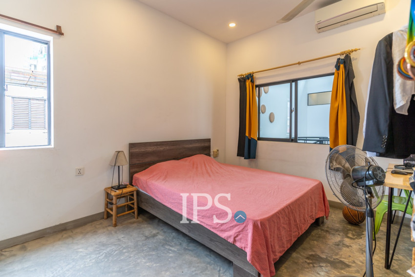 3 Bedroom Renovated Apartment For Rent - Wat Phnom, Phnom Penh