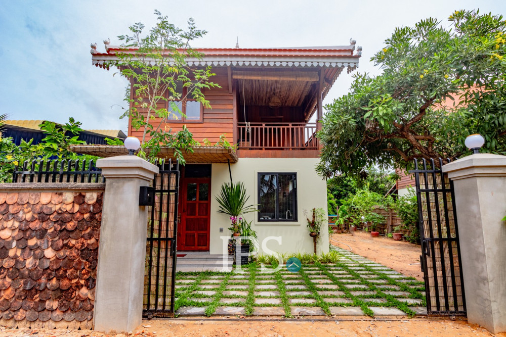 3 Bedroom Wooden House For Rent - Sangkat Siem Reap, Siem Reap - Image 2
