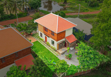 3 Bedroom Wooden House For Rent - Sangkat Siem Reap, Siem Reap thumbnail