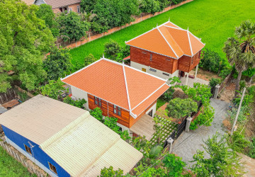 3 Bedroom Wooden House For Rent - Sangkat Siem Reap, Siem Reap thumbnail