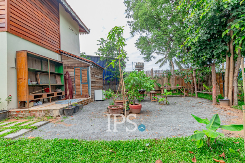 3 Bedroom Wooden House For Rent - Sangkat Siem Reap, Siem Reap