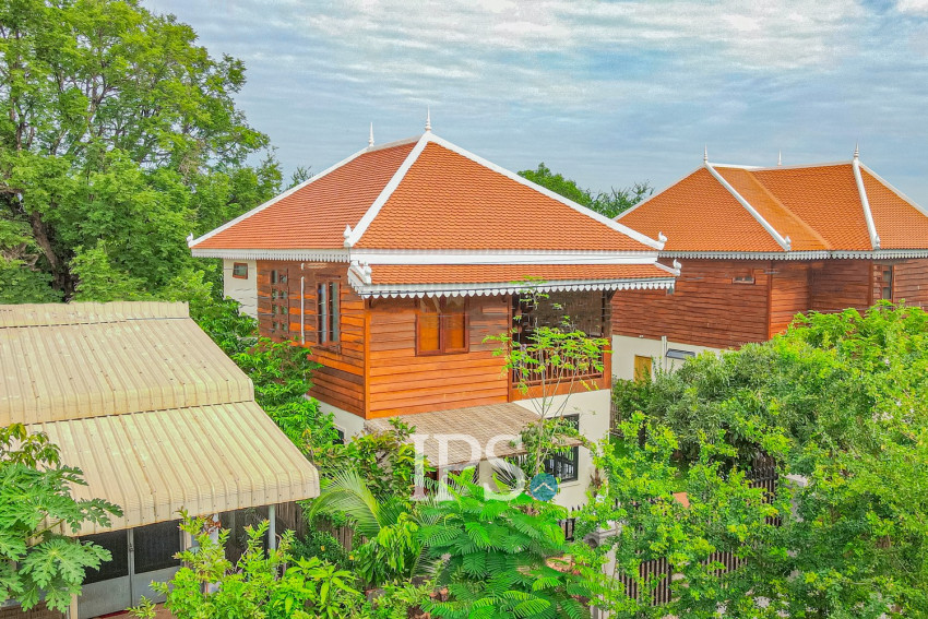 3 Bedroom Wooden House For Rent - Sangkat Siem Reap, Siem Reap