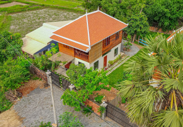 3 Bedroom Wooden House For Rent - Sangkat Siem Reap, Siem Reap thumbnail