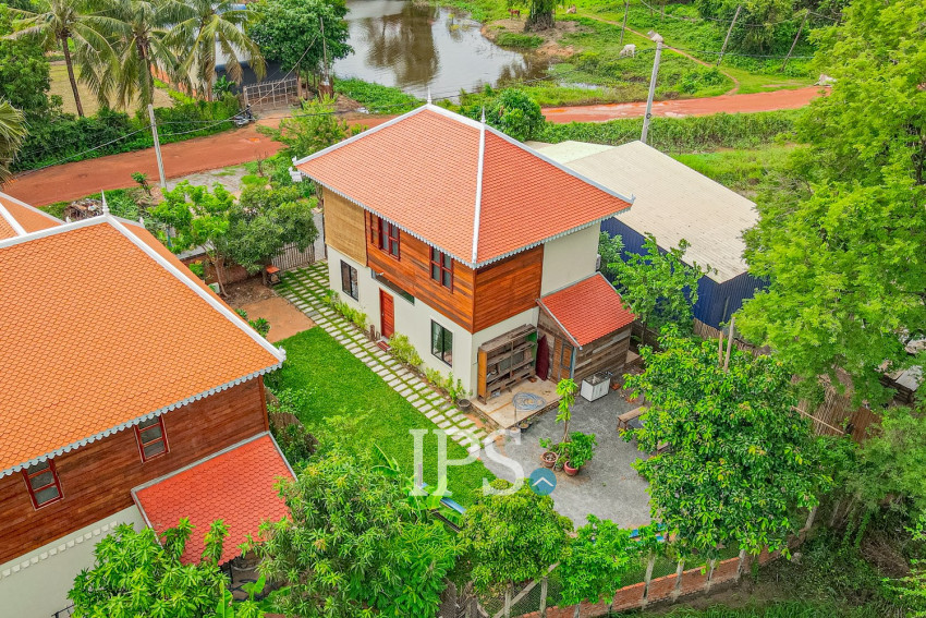 3 Bedroom Wooden House For Rent - Sangkat Siem Reap, Siem Reap