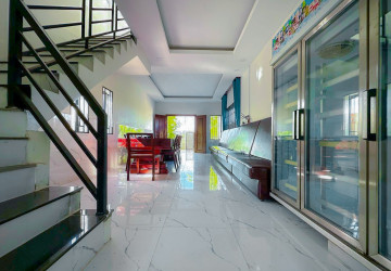 4 Bedroom House For Rent - Svay Dangkum, Siem Reap thumbnail