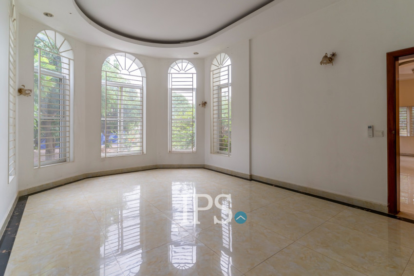 5 Bedroom Villa For Rent - Chroy Changvar, Phnom Penh